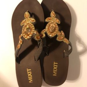 🤎MIXIT WEDGE FLIP FLOPS🤎